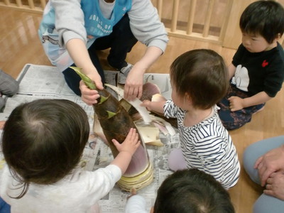 竹の子の皮むき