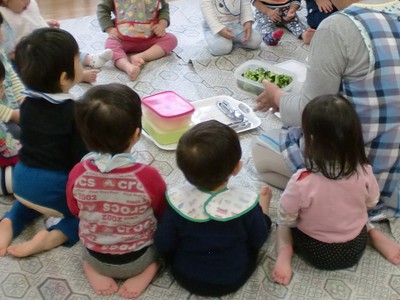 お部屋でお弁当遠足